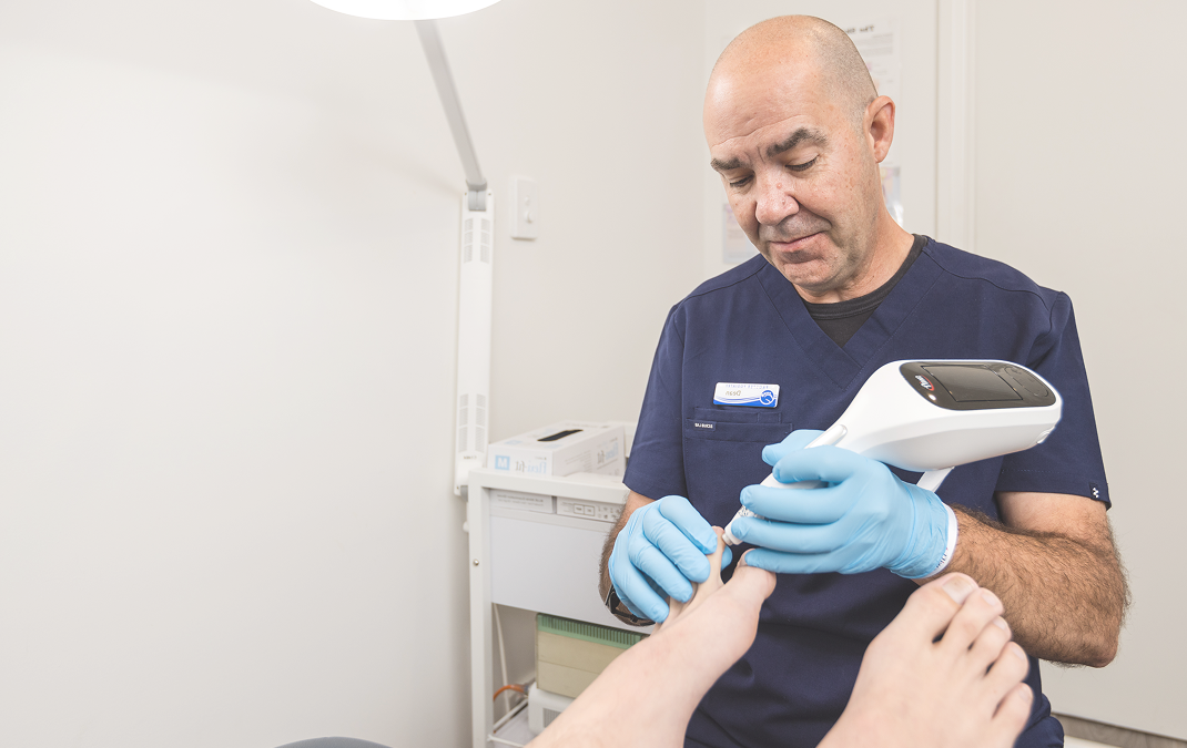 Clinician delivering a SWIFT treatment